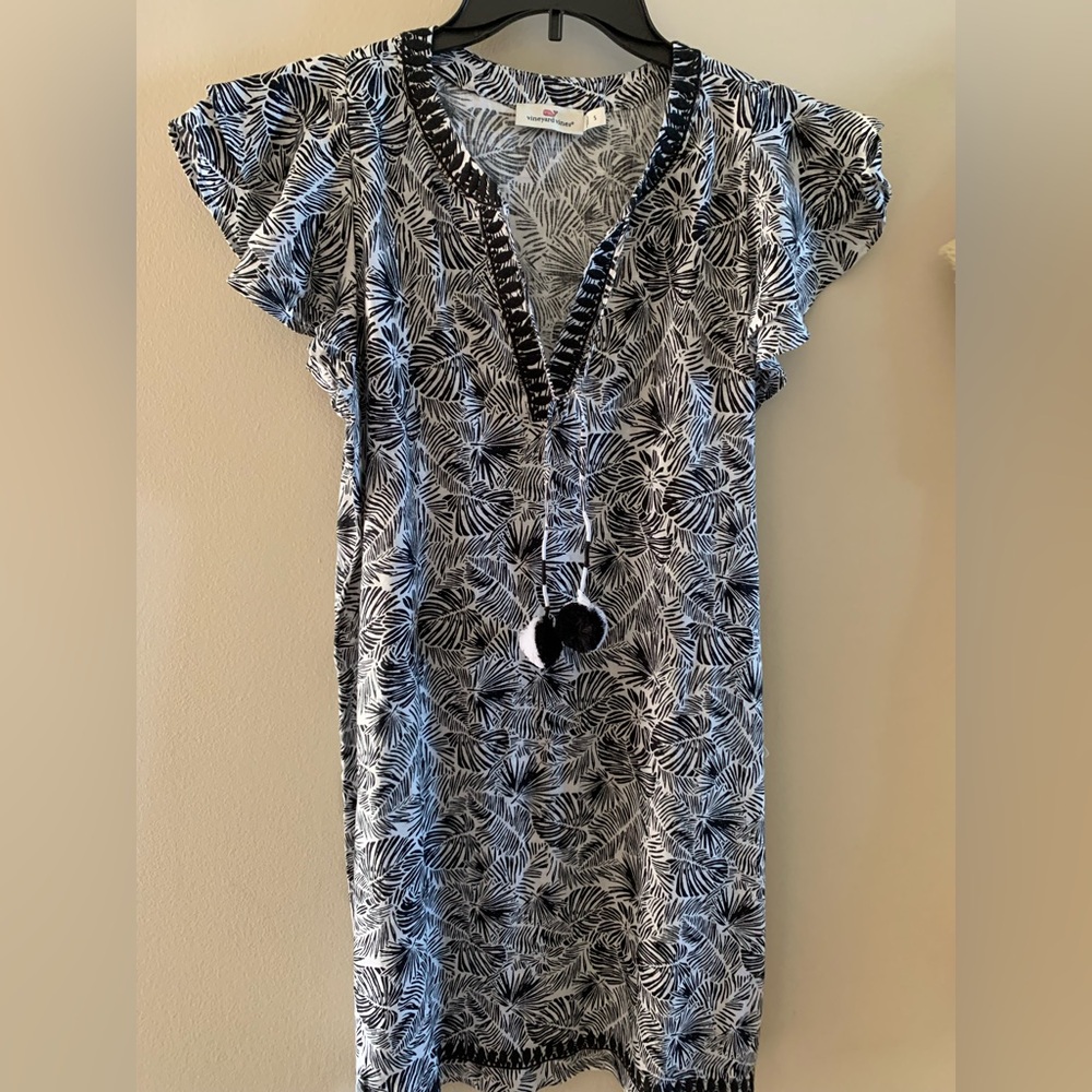 Vineyard vines black and white dress/cover up size S